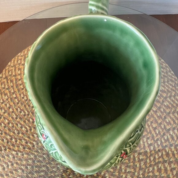 Bordallo Pinheiro Christmas Holly Pitcher - Picture 6 of 16